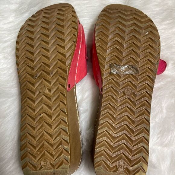 Herstyle coral slip on wedge sandals with gold tone buckle and accents size 11 - Picture 6 of 10